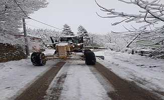 Osmangazi'de kardan kapanan yollar açılıyor