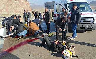 Van-Özalp karayolunda trafik kazası: 2 ölü, 5 yaralı