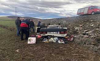 Tokat'ta otomobil şarampole devrildi