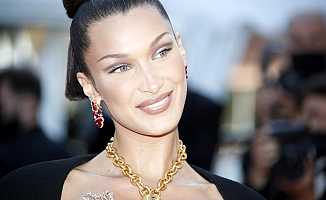 Bella Hadid Hindistan’daki başörtü yasağına tepki gösterdi