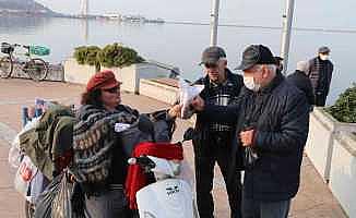 Kızının altın küpesini ararken Samsun’un "çekirdekçi ablası" oldu