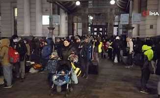 Lviv kentinde trenle tahliyeler tüm hızıyla devam ediyor