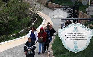 Özlem ve hasretin dile geldiği Mani Yolu