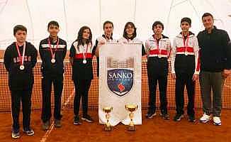 SANKO Okulları öğrencilerinin tenis başarısı