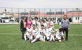 Van Büyükşehir Belediye Kadın Futbol Takımı ilk maçında galip geldi