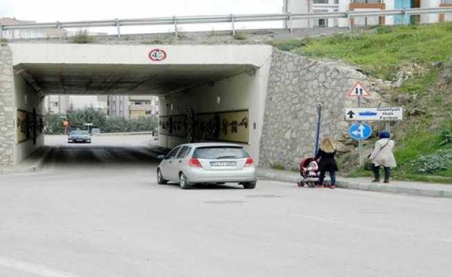 Bu Alt Geçitte Yayalar İçin Can Güvenliği Yok