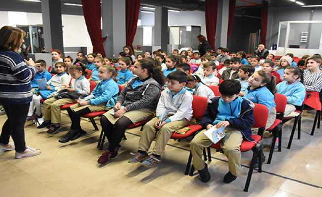 Bursa Göç Tarihi Müzesi çocuklara kitap sevgisi aşılıyor