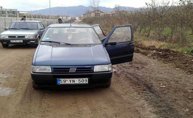 Çaldıkları otomobili benzini bitince bıraktılar