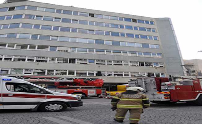 İntihar girişiminde bulunan adamı polis ve gazeteciler ikna etti