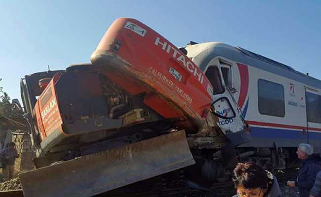 İzmirde feci tren kazası: 5 yaralı