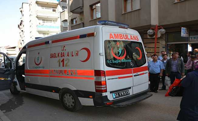 Yaşlı adam hem gasp hem de darp edildi