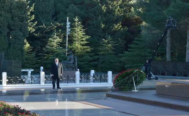 Azerbaycanın ulusal lideri Haydar Aliyev Baküde anıldı