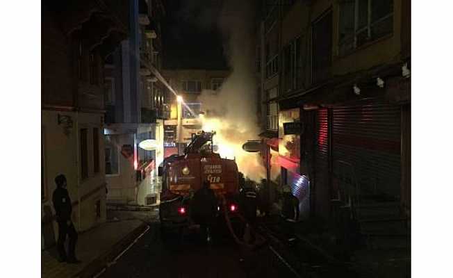Fatihte korkutan otel yangını