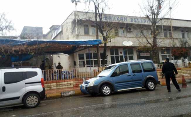 Siirtte DBPli iki belediyeye operasyon