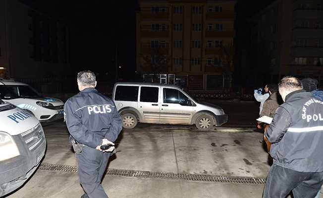 3 kişiyi yaralayıp polise de ateş açtılar