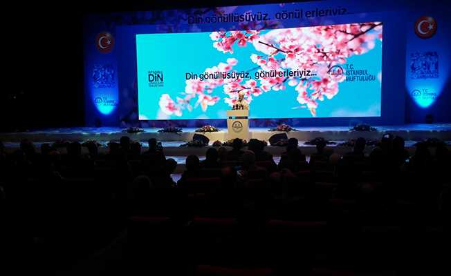 Diyanet İşleri Başkanı Görmez: Topluma insan yetiştirin, taraftar toplamayın”