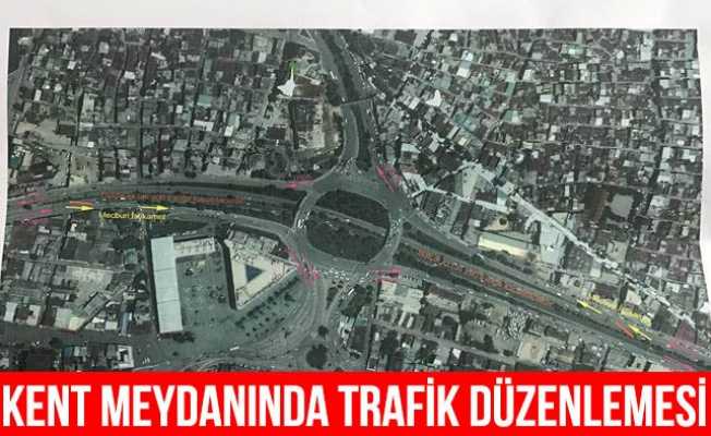 Kent meydanında trafik düzenlemesi