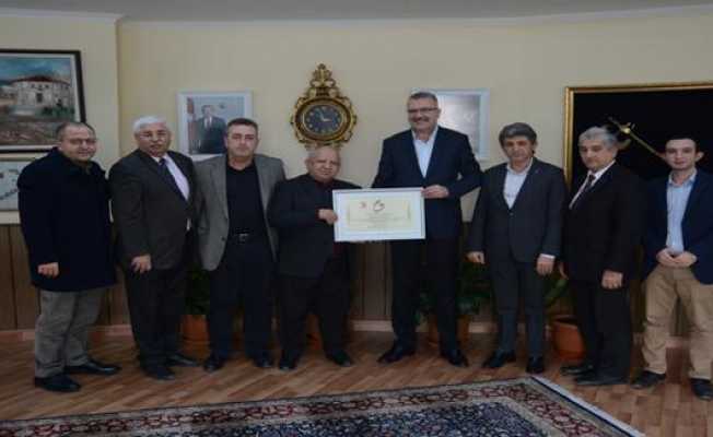 Karacabey Belediyesinden Verem Savaş Derneği binasına yeni görünüm