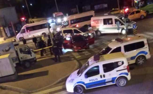 Gebze#039;de otomobile kurşun yağdırdılar: 2 ölü, 1 yaralı
