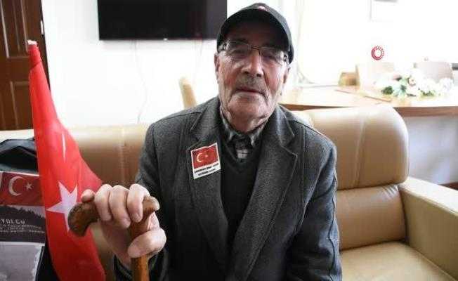 68 yaşındaki adam babaannesinin vasiyeti üzerine İzmirden Çanakkaleye yürüyerek gidiyor