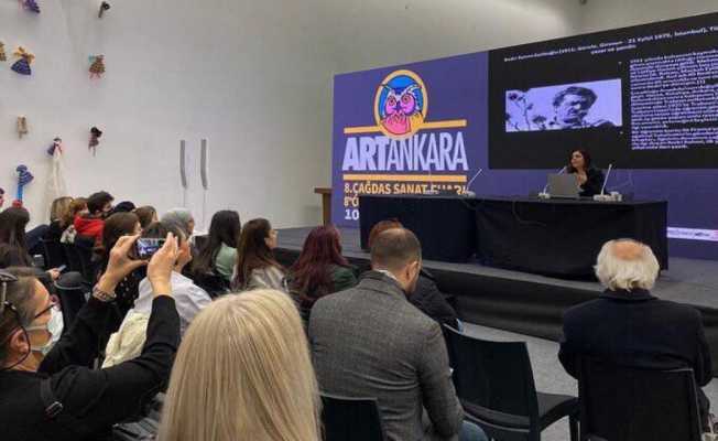 Çağdaş Sanat Fuarında DPÜyü Doç. Dr. Pınar Yazkaç temsil etti