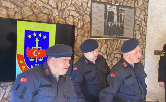 Finikede özel bireyler için jandarmada yemin töreni düzenlendi