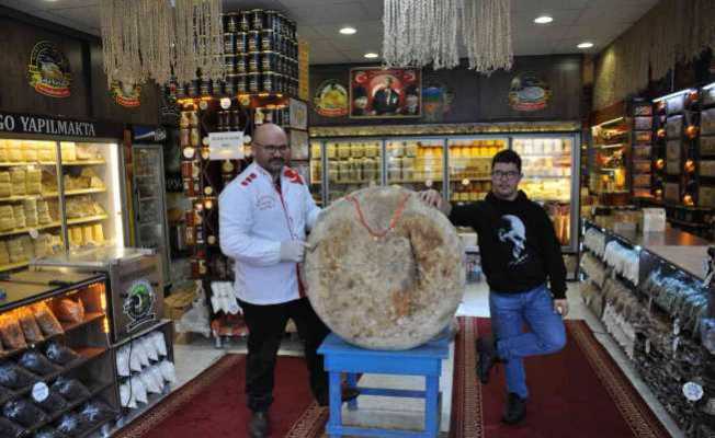 Kars gravyer peyniri altınla yarışıyor