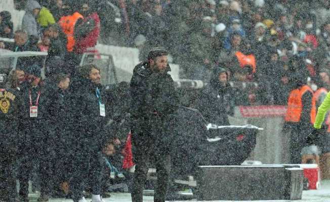 Spor Toto Süper Lig: Beşiktaş: 1 - Hatayspor: 1 (İlk yarı)
