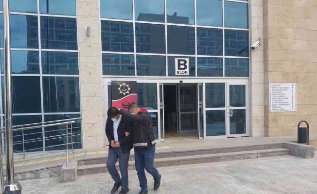 Uşakta şüphelenilen adamın üzerinden 1,5 kilo uyuşturucu çıktı